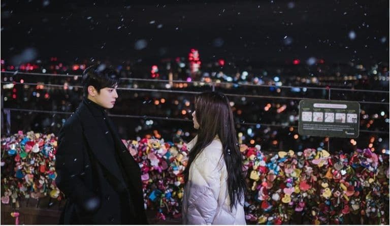 Sinopsis Drakor True Beauty Episode 15: Cha Eun Woo dan Moon Ga Young Bertemu Dengan Suasana Dingin! /