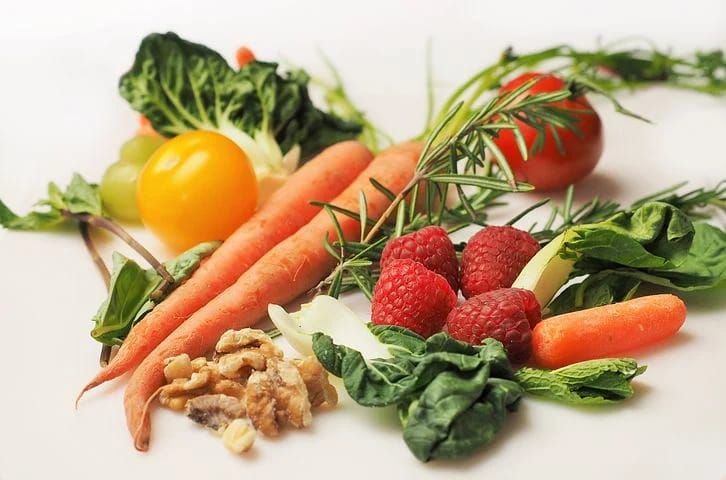Ilustrasi sayuran. Sayur dan buah adalah sumber serat pangan.