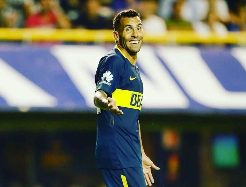  Carlos Tevez saat bermain untuk Boca Juniors