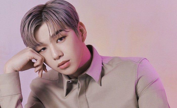 Adegan Kontak Mata Jessi dan Kang Daniel Viral di Medsos, Netizen Korea