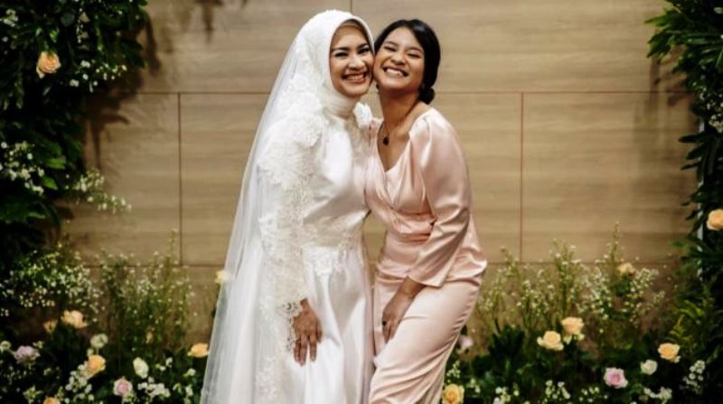 Ikke Nurjanah bersama dengan sang putri Siti Adira Kinaya