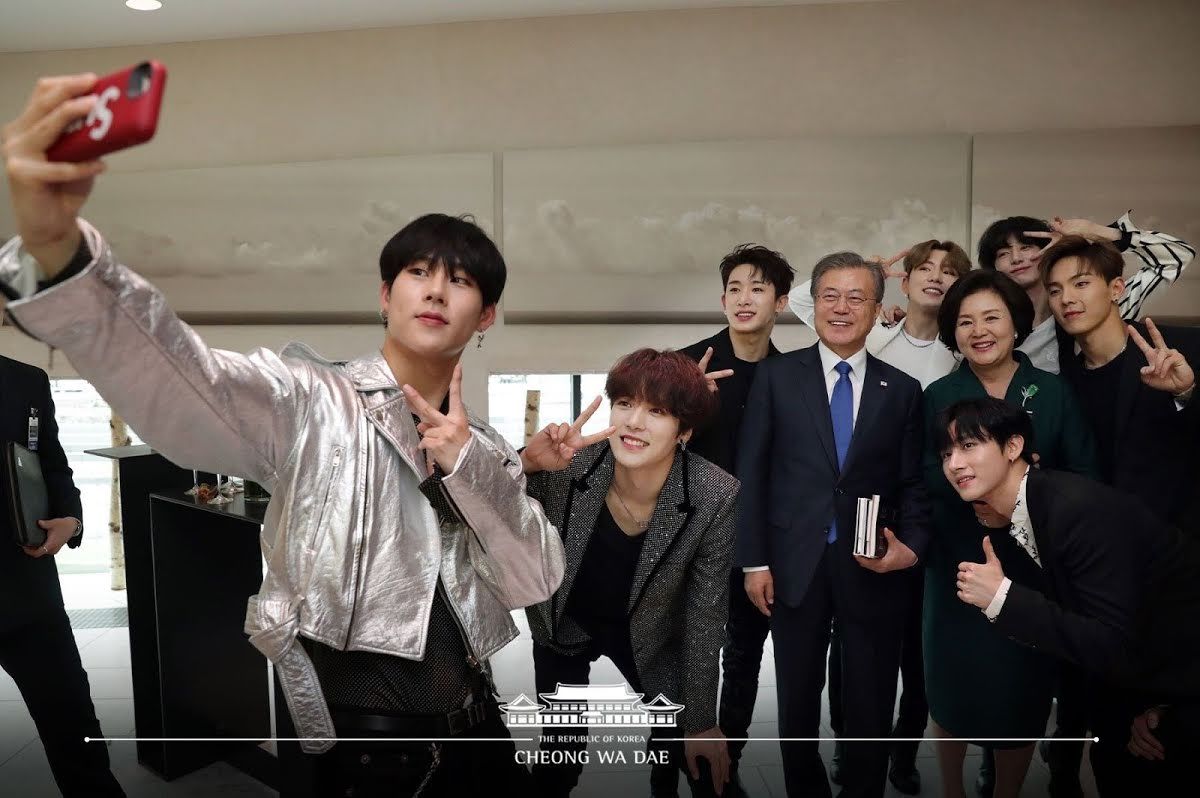 Idola bersama President Korea Selatan