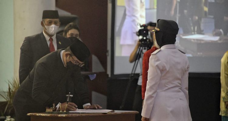 Ridwan Kamil lantik tiga pimpinan daerah sisa masa jabatan di Jawa Barat, Rabu 10 Februari 2021