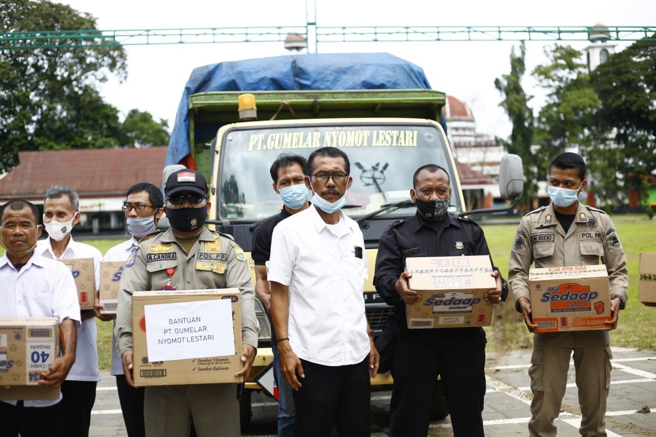 Bantuan dari Lanud Suryadarma untuk korban banjir di Subang/Foto: Lanud Suryadarma