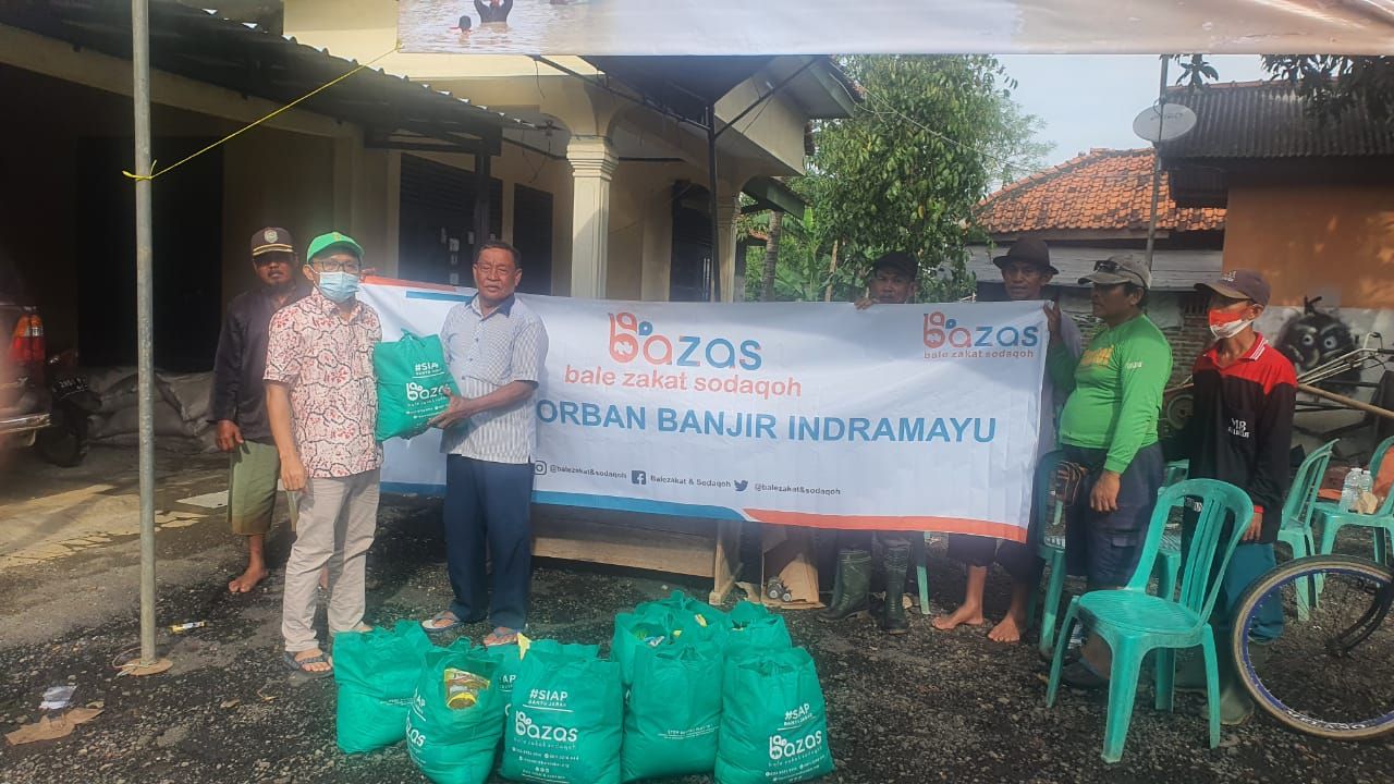 Bazas Kabupaten Indramayu salurkan bantuan bagi korban banjir