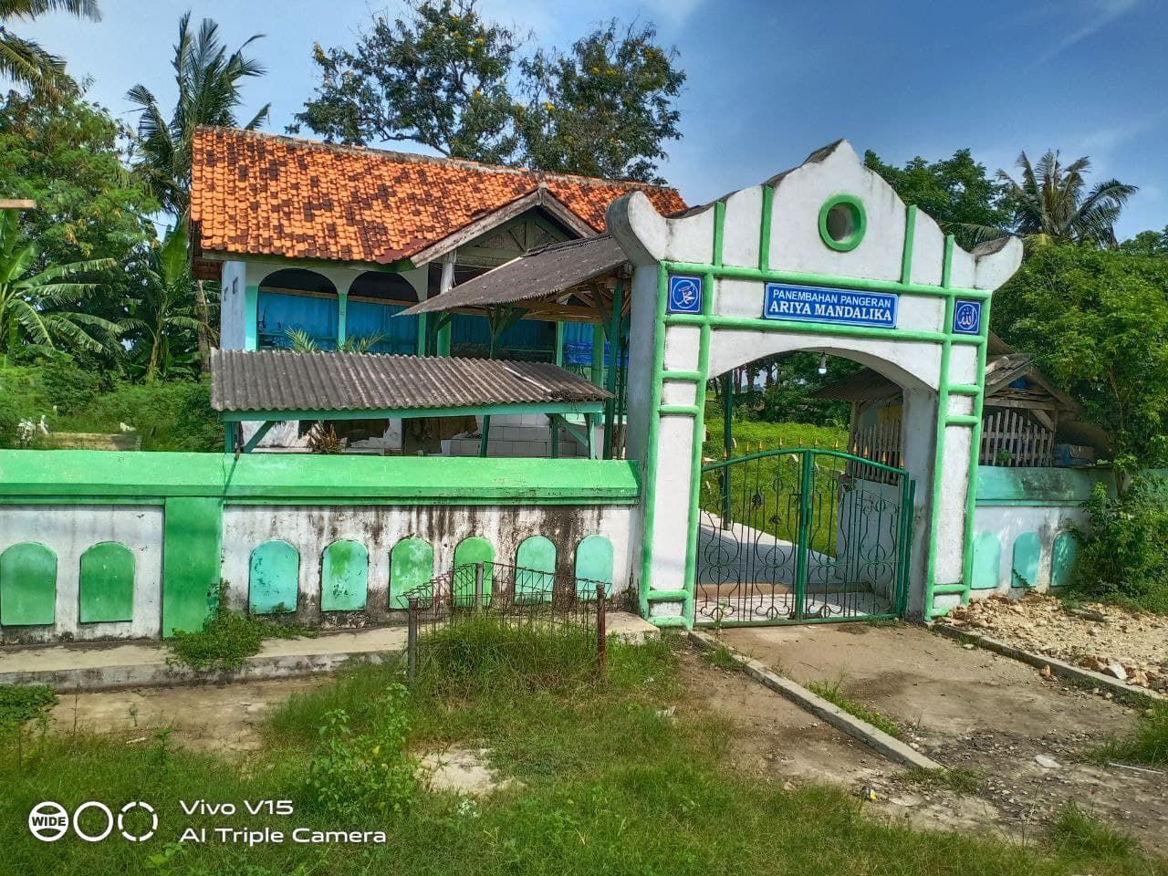 Makam Pengeran Arya Mandalika di Kampung Kroyo, sebelum Kraton Kaibon Kecamatan Kasemen, Kota Serang.