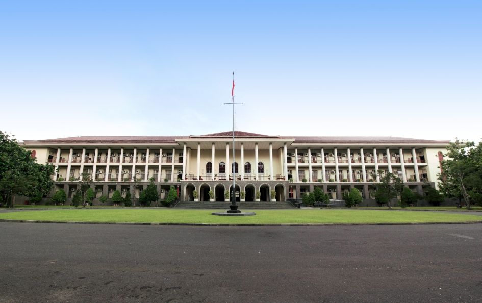 Gedung Rektorat UGM Yogayakarta. Ini daftar 4 kampus negeri atau PTN di Yogyakarta untuk referensi pilihan seleksi SNBP atau SNMPTN 2023.
