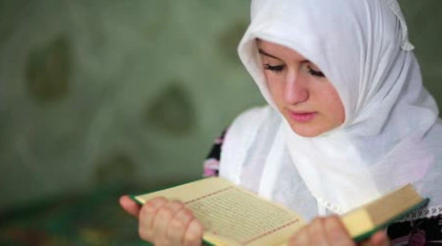Isi Kandungan Surat An-Nisa Ayat 19 Tentang Perintah Suami untuk Tidak Mempusakai Wanita dengan Jalan Paksa Teks Arab, Latin dan Artinya