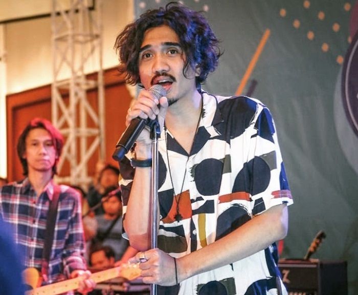 Lirik Lagu Anugerah Terindah Yang Pernah Kumiliki : Lirik Lagu Anugerah