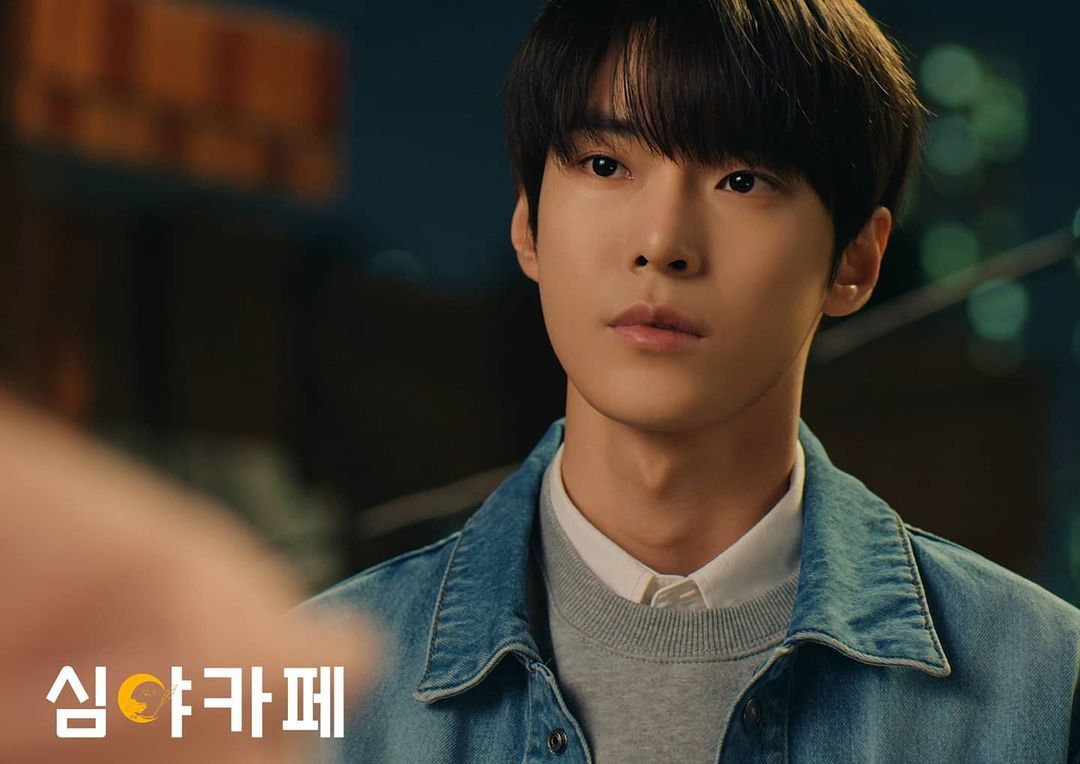Doyoung NCT dalam drama Cafe Midnight Season 3: The Curious Stalker