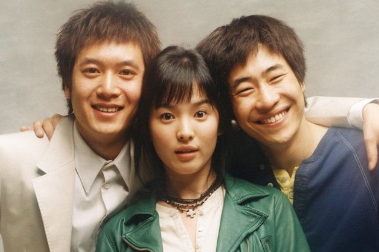 Foto kenangan flm Sunlight Pours Down, Song Hye Kyo (tengah) Ryu Seung Bum (kanan) 