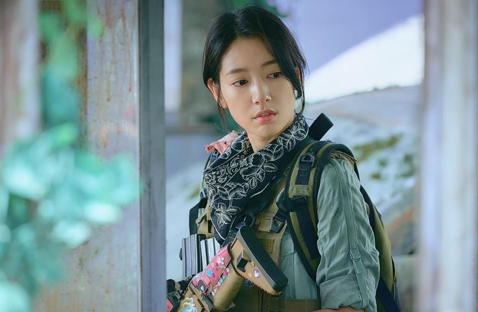 Park Shin-hye berperan sebagai tentara pemberani di masa depan dalam drama bertajuk 'Sisyphus: The Myth.' 