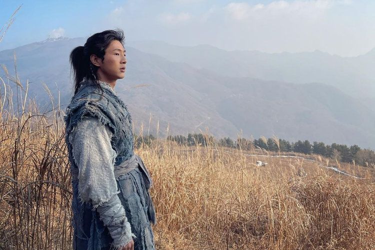 Ji Soo berperan sebagai On Dal dalam drama River where the Moon Rises.