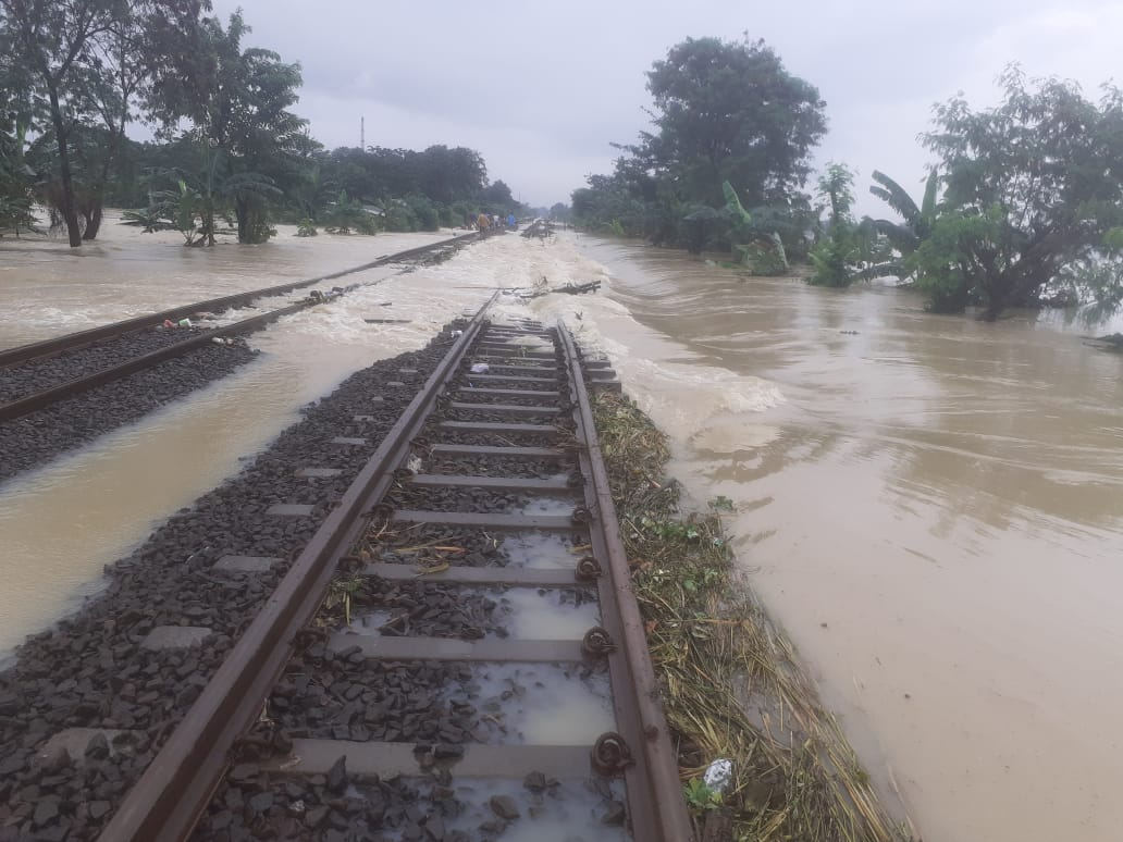 Berikut Daftar Kereta yang Batal Lakukan Perjalanan Akibat Banjir
