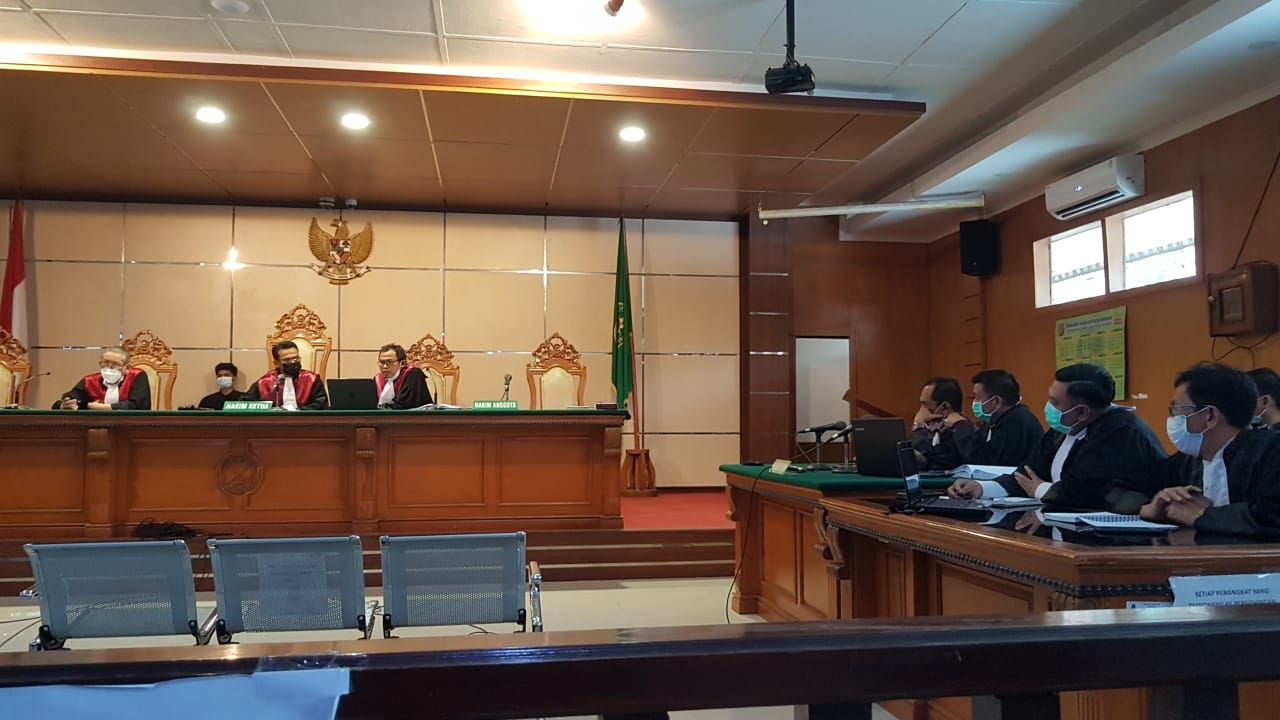 Suasana persidangan saat hakim Pengadilan Tipikor PN Bandung membacakan vonis untuk terdakwa Budi Budiman