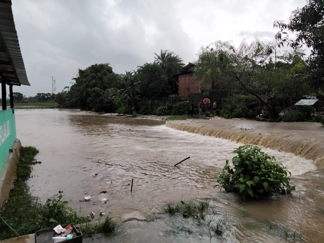 Banjir merendam sawah di Desa Sukamulya, Pagaden pada Selasa sore 23 Februari 2021