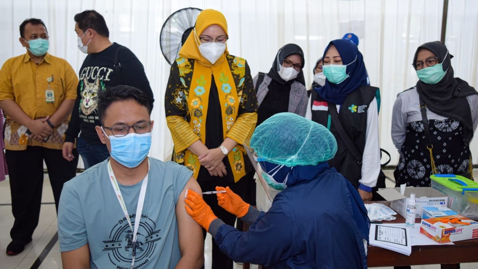 Vaksinasi ASN Pemkab Purwakarta di Gedong Singrong, Komplek Gedung Bakorwil, Jalan Siliwangi, Purwakarta.