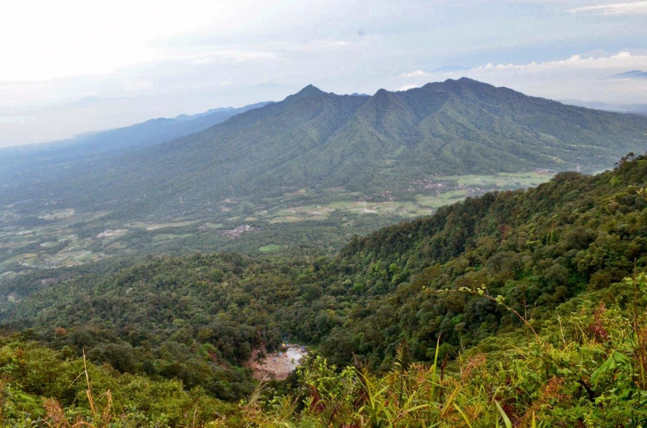 Asal Usul Nama Gunung  Rapat