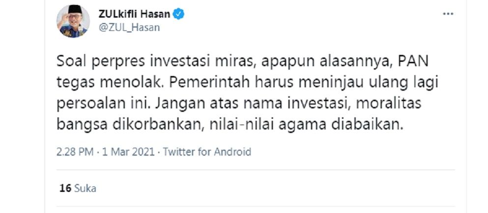 Tangkap layar: Cuitan Zulkifli Hasan soal Investasi Miras, PAN tegas menolak.*