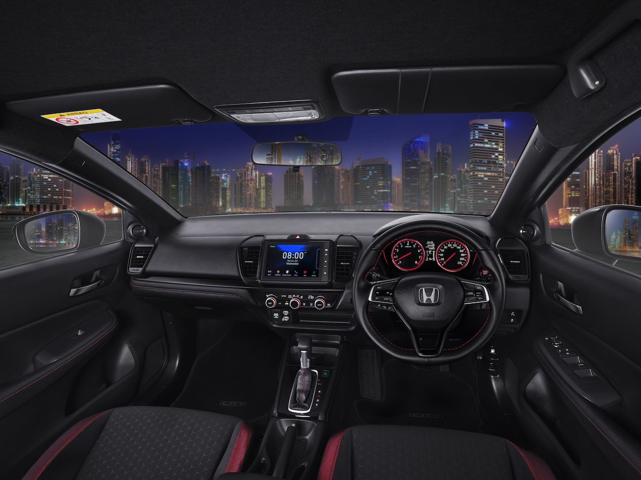  Interior Honda City Hatchback RS dirancang untuk menambah kesan sporty dan kenyamanan yang lebih tinggi.