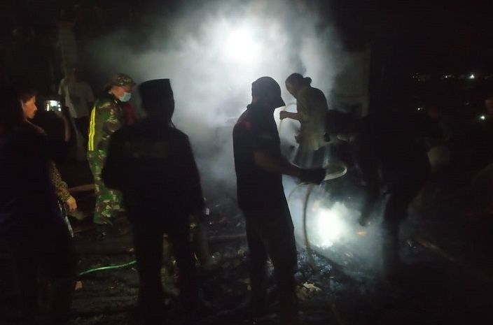 Sisa kebakaran rumah warga Binangun Watumalang
