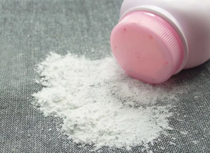 4 Manfaat Bedak Bayi untuk Wanita Dewasa yang Jarang Diketahui Orang