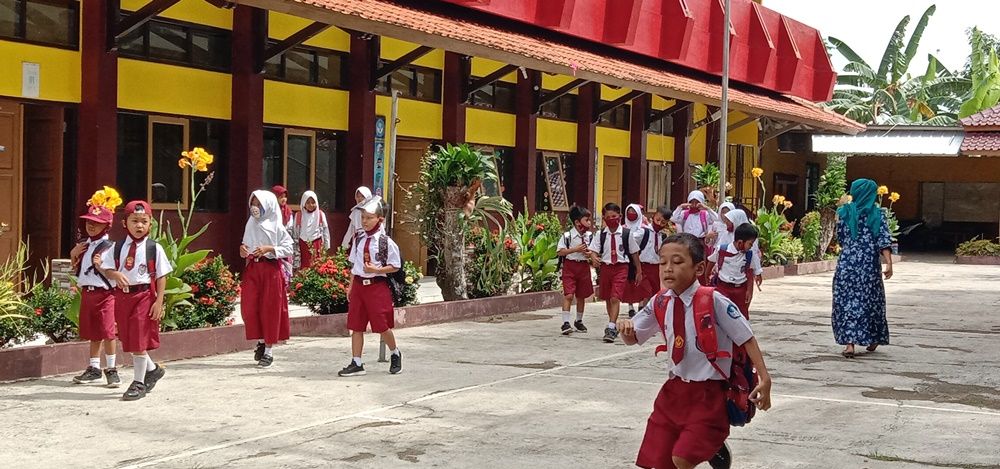 Bagaimana Cara Alessandro Volta Menemukan Baterai? Kunci Jawaban Tema 3 Kelas 6 SD - Portal Purwokerto