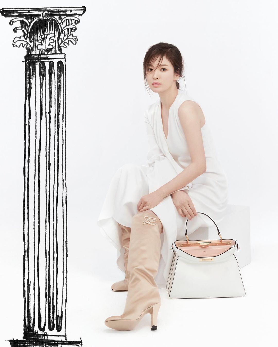 Song Hye Kyo jadi artis Korea pertama yang terpilih menjadi duta Fendi.