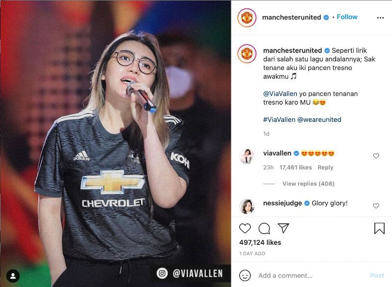 Foto Via Vallen diunggah di Instagram resmi Manchester United. /