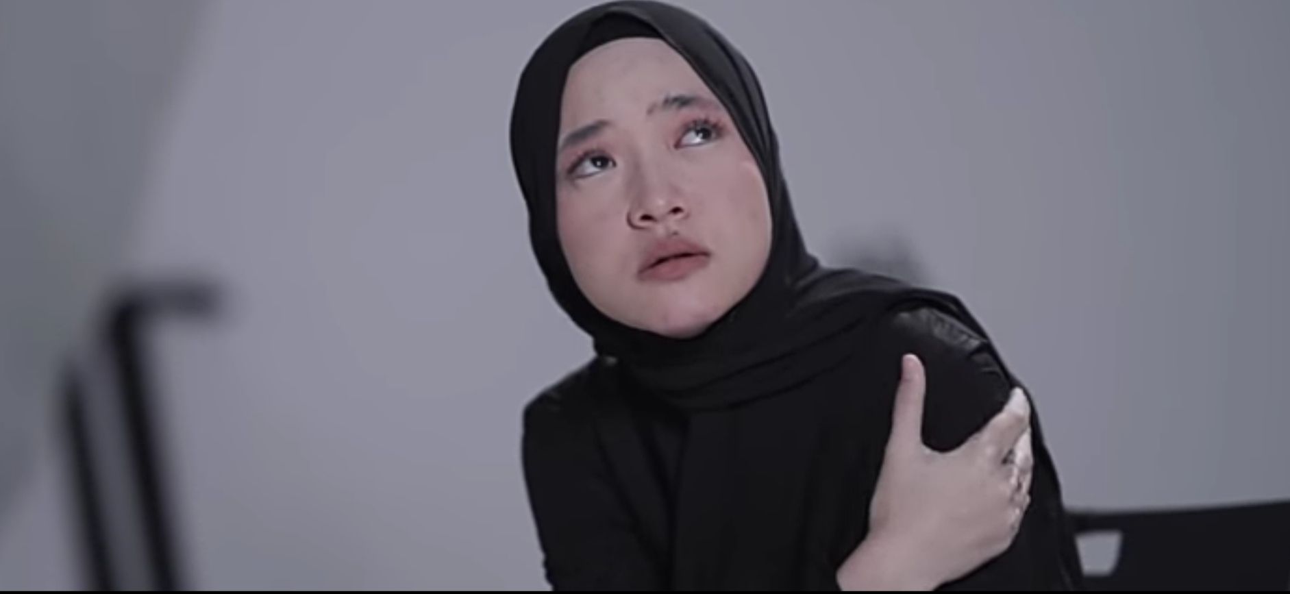 Ayus, Kamal dan Nisya Sabyan berakting dalam video klip single terbaru berjudul Sapu Jagat.