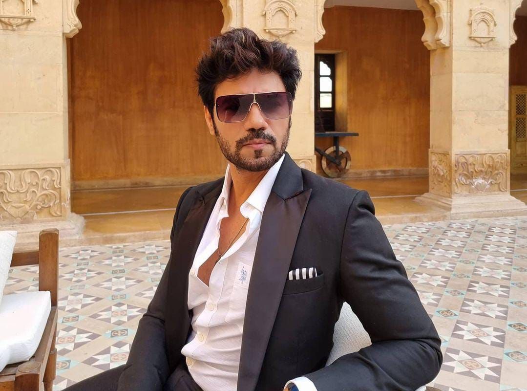 Mengenal Sosok Gaurav Chopra Pemeran Rathore  Dalam Serial 