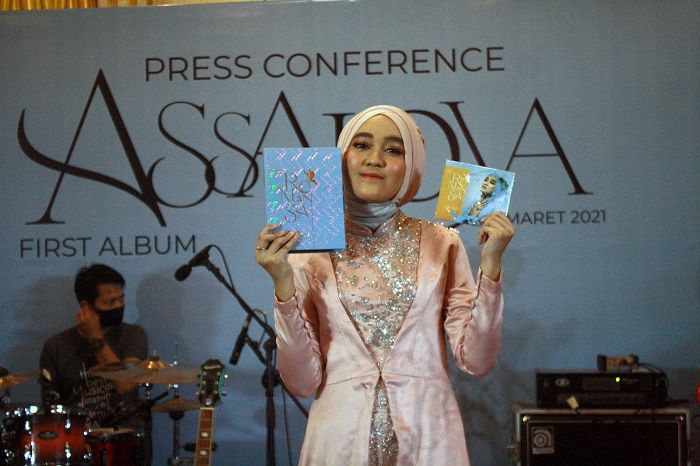 Assalova, musisi muda berbakat asal kota Purwokerto meluncurkan album Romansa.