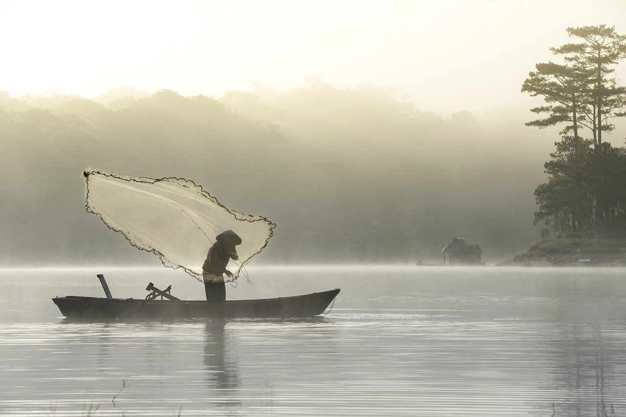 Ilustrasi mencari maisyah dengan menjadi nelayan