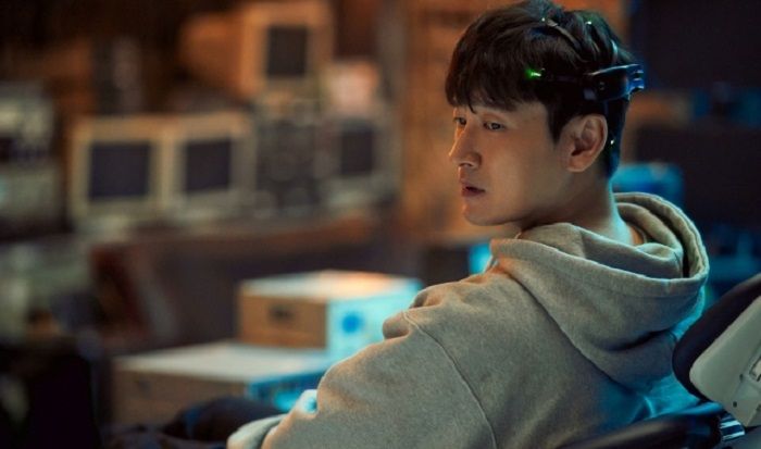 Cho Seung Woo sebagai Han Tae Sool dalam Sisyphus: The Myth