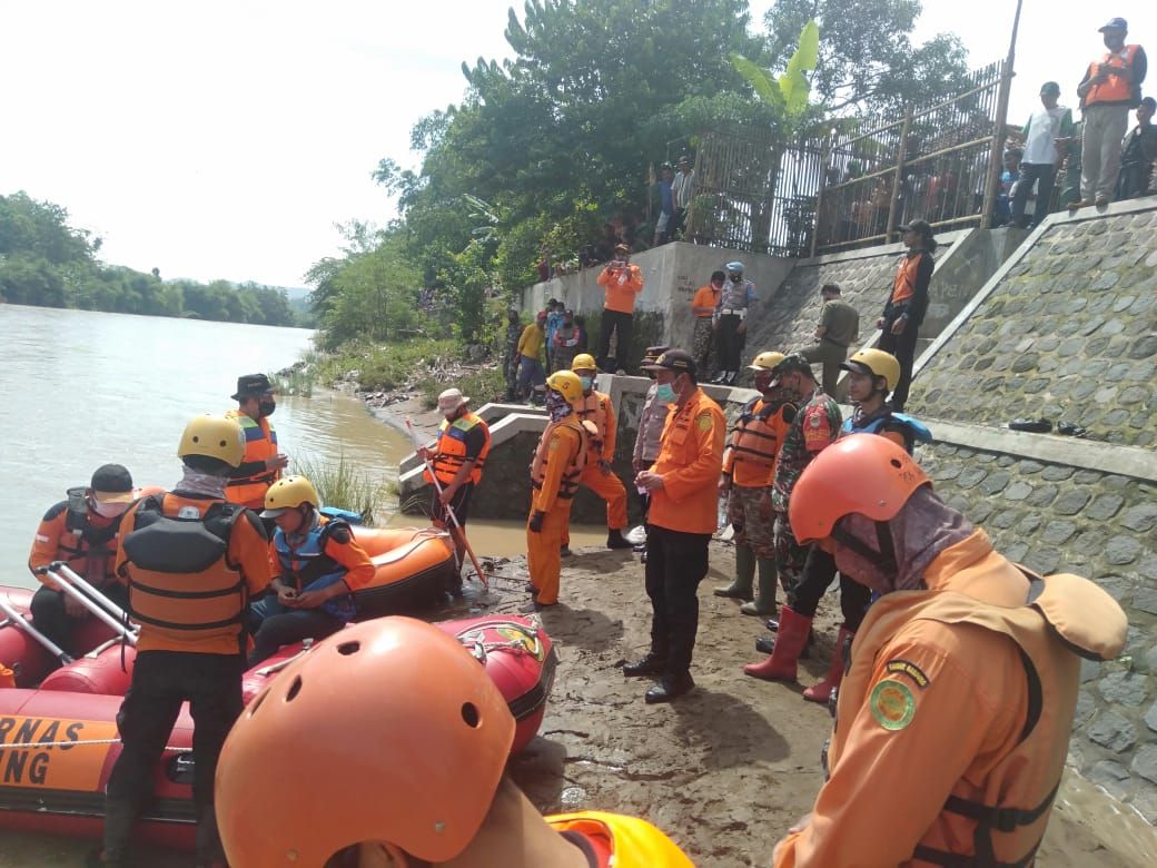 Jasad Daswi Korban Tenggelam di Sungai Cisanggarung Kuningan Ditemukan Tim SAR Gabungan