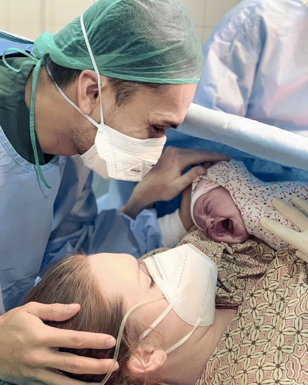 Randy Pangalila bahagia menyambut kelahiran putri pertamanya.