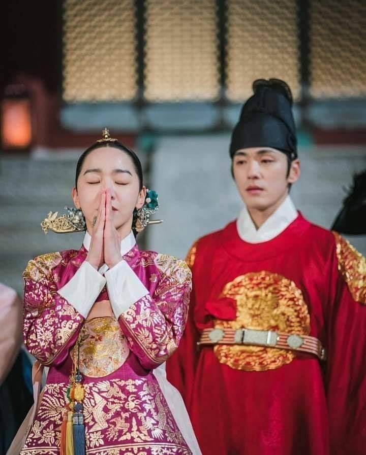 7 Drama Korea Terbaik 2021 dengan Rating Tinggi - Mr. Queen