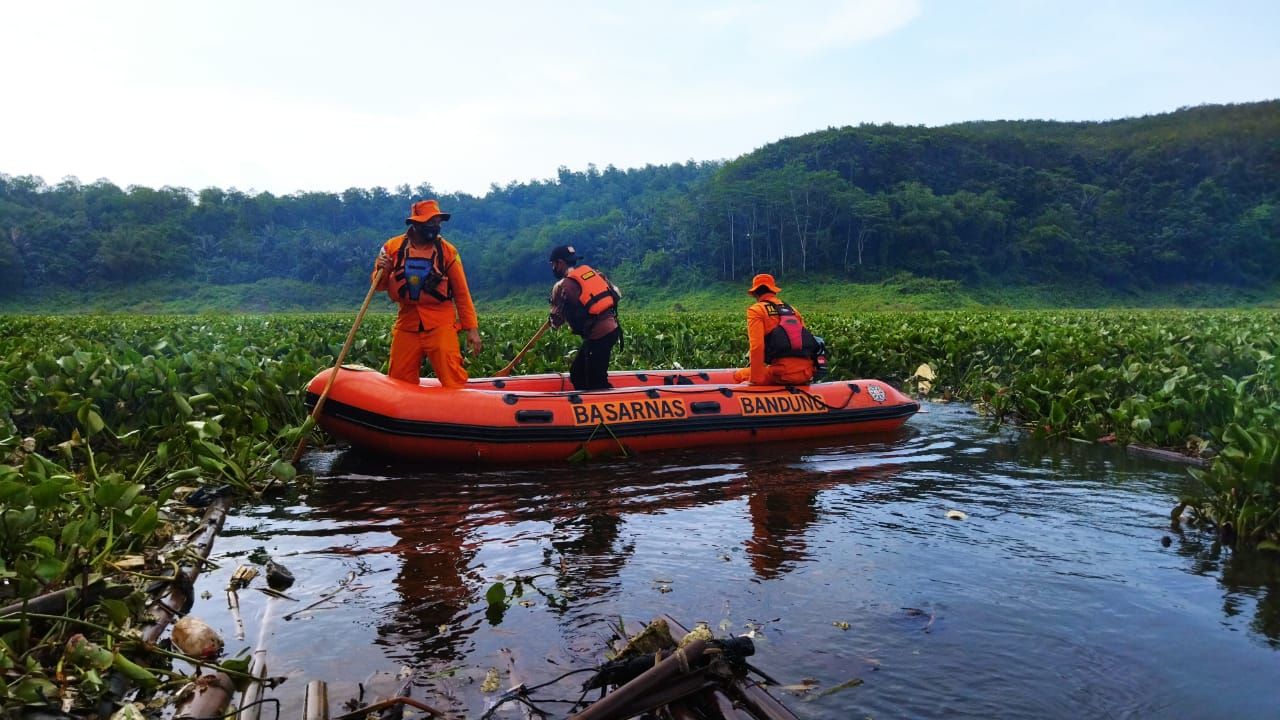 Pencarian Korban Tenggelam di Sungai Citarum Melibatkan Puluhan Personel SAR Gabungan Belum Membuahkan Hasil