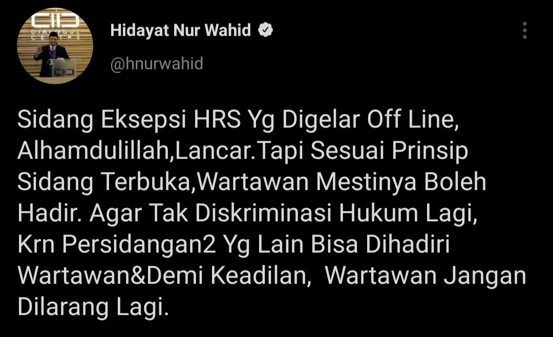 Cuitan Hidayat Nur Wahid yang respons soal wartawan yang dilarang liput sidang Habib Rizieq.