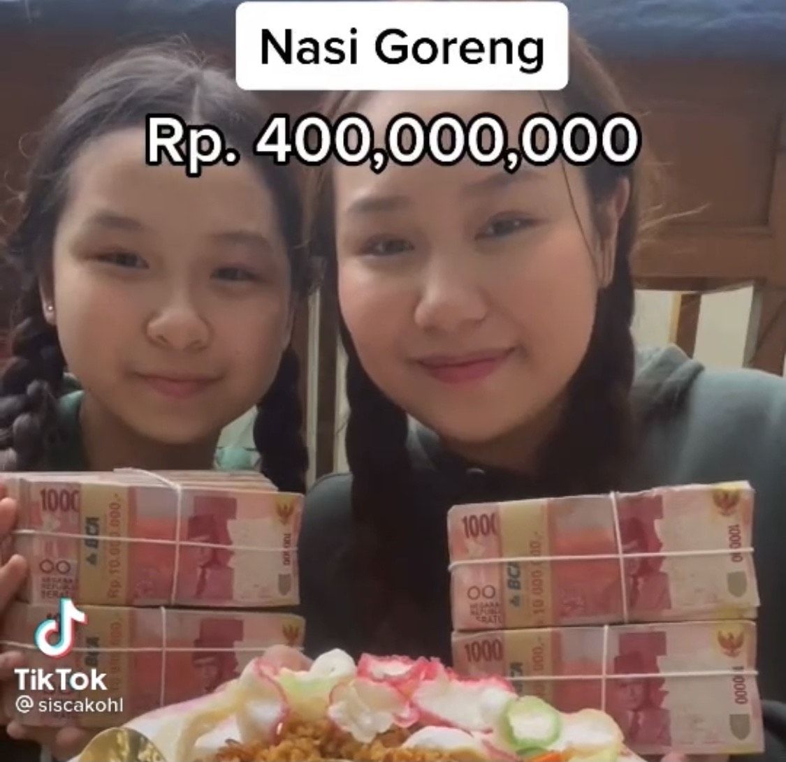 Sisca Kohl dan adiknya, Aliyyah Kohl mengejutkan jagad maya dengan membeli nasi goreng senilai Rp400 juta.