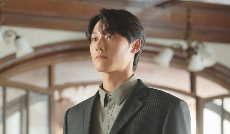 Lee Do Hyun Memancarkan Getaran Retro Dalam Drama KBS Mendatang Youth Of May, Gak Sabar Lihat Papah Muda!