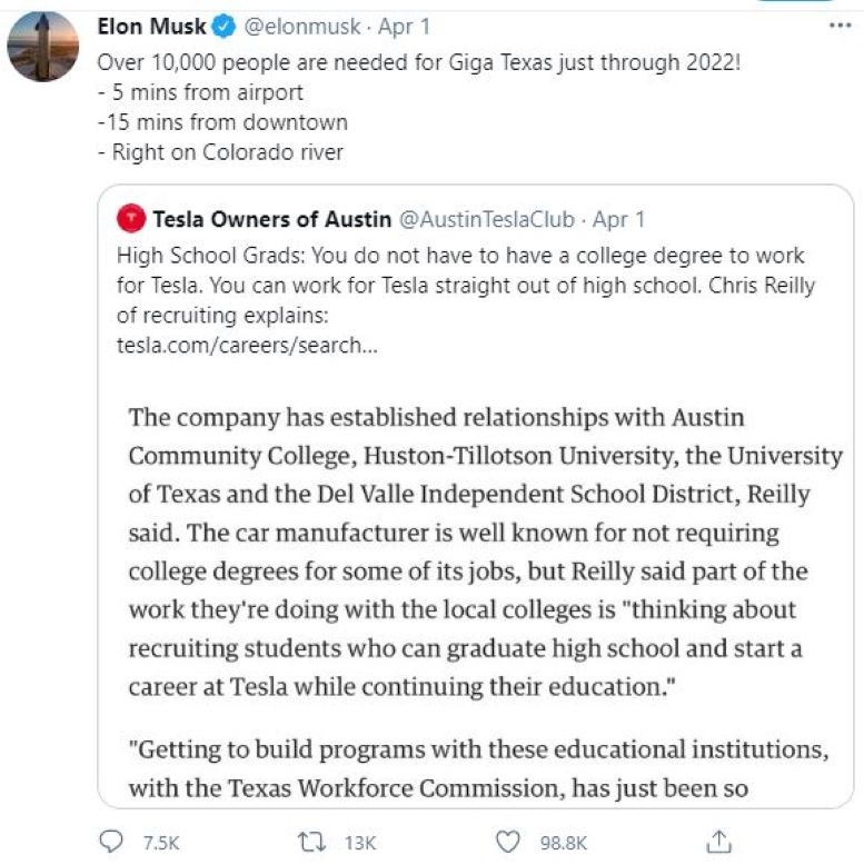 Musk sendiri melakukan retweet dari @AustinTeslaClub, yang menyebutkan gelar sarjana tidak diperlukan untuk banyak pekerjaan di Tesla. 