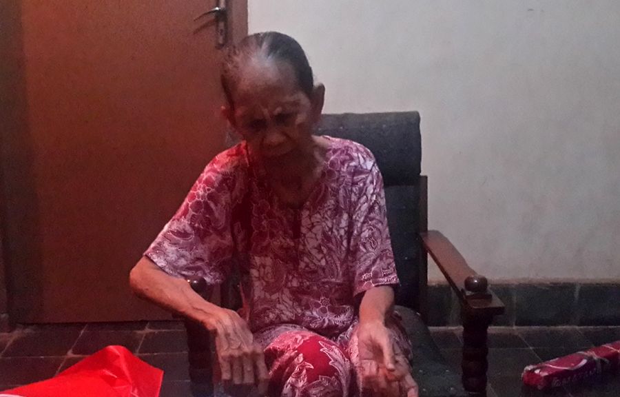 Nenek Nita (81 tahun)