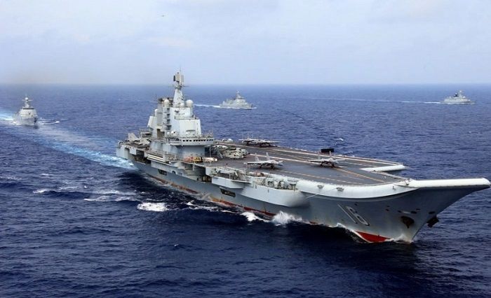 Pada hari Senin, kapal induk China Liaoning memimpin latihan angkatan laut di dekat Taiwan.*  