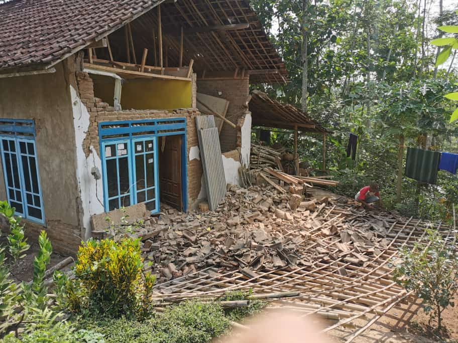 Kondisi rumah mengalami kerusakan di wilayah Kecamatan Kesamben, Kabupaten Blitar, Jawa Timur