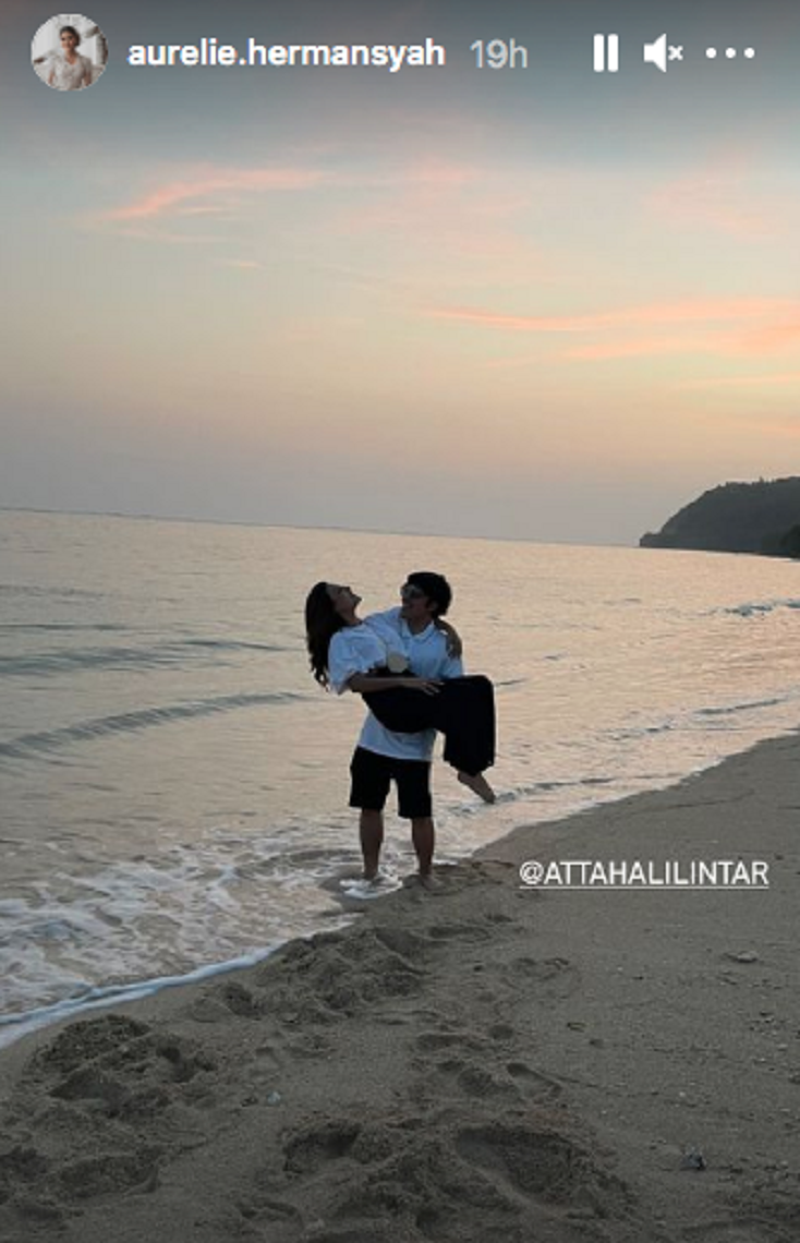 Atta Halilintar dan Aurel Hermansyah menikmati bulan madu di Bali