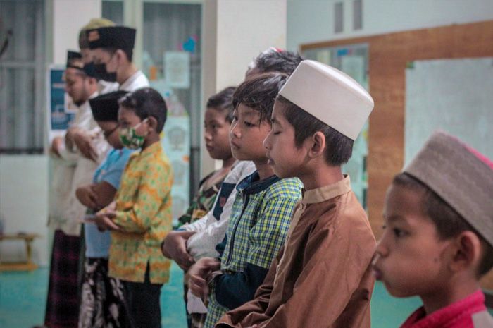 Program Sahur Berkah bersama anak yatim dan dhuafa ini rutin digelar Dompet Dhuafa Jatim selama Ramadhan.