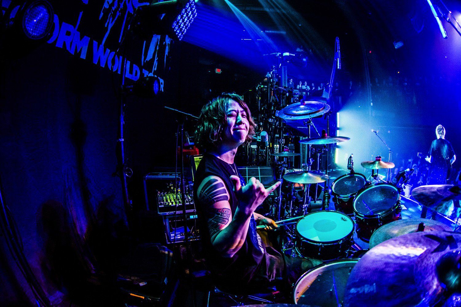 Tomoya, drumer band ONE OK ROCK