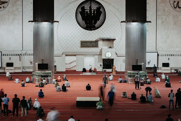 Tata Cara Sholat Tasbih Untuk Temukan Lailatul Qadar Lengkap Bacaan Niat Doa Dan Terjemahan Berita Diy