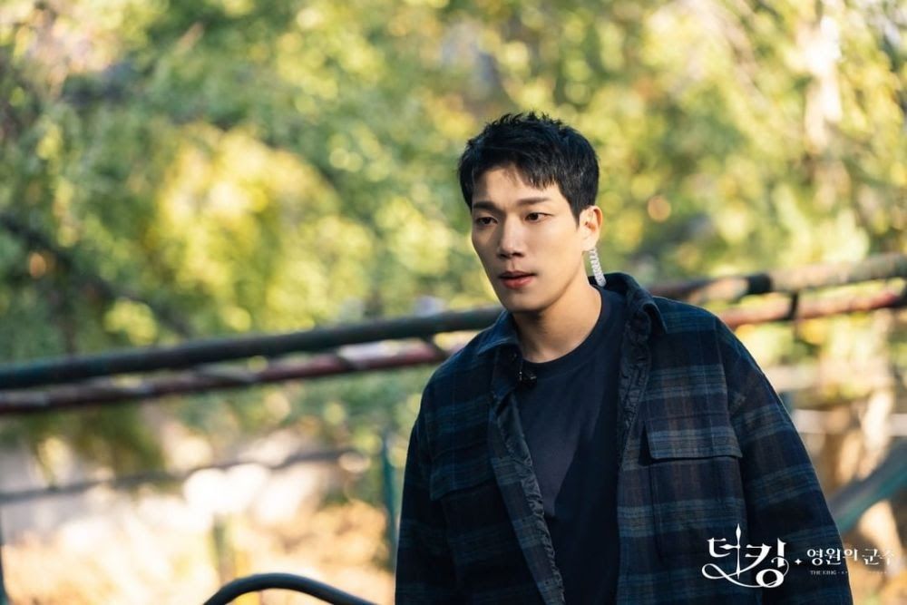 Kang Shin Jae dalam Drama  The King: Eternal Monarch